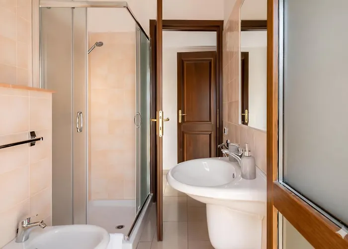 Dimoras 3br Center Balcony & Parking Apartament *