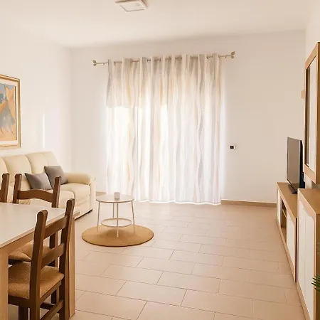 Dimoras 3br Center Balcony & Parking Apartman