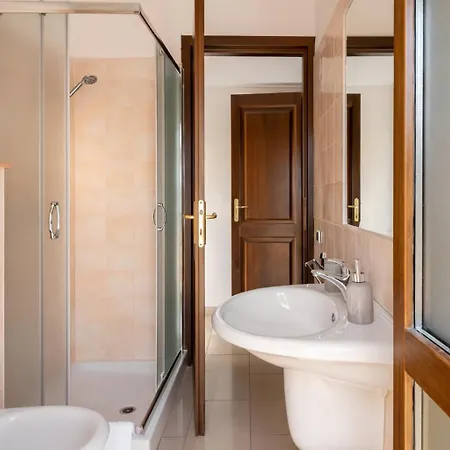 Dimoras 3br Center Balcony & Parking Апартаменты *