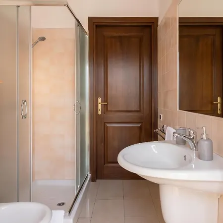 Lejlighed Dimoras 3br Center Balcony & Parking *